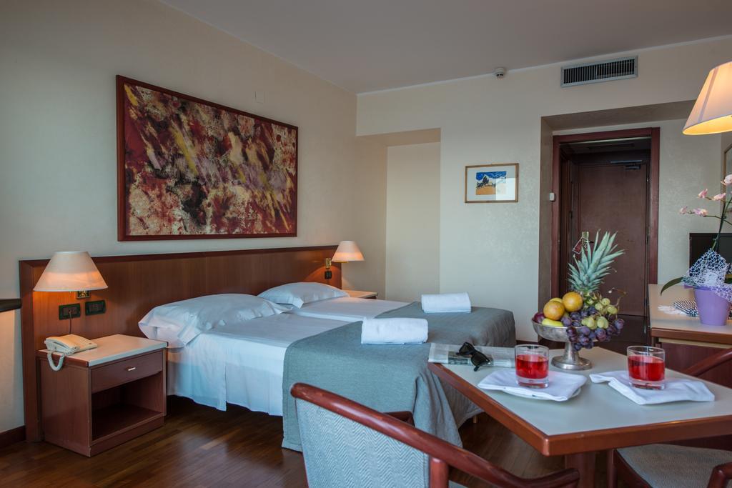 Splendid Hotel La Torre Mondello Ngoại thất bức ảnh